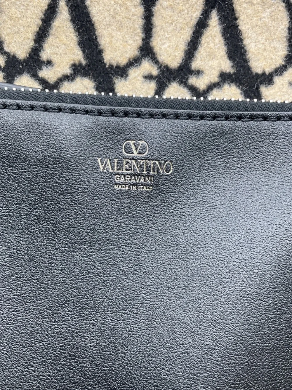 VALENTINO BEIGE / BLACK VLOGO REVERSIBLE LARGE TOTE HANDBAG